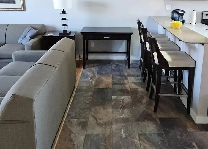 New Modern 2 Bedroom In Excellent Location