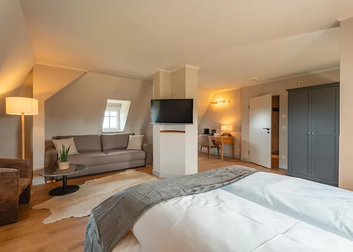 Naturhotel Sachsenbaude Oberwiesenthal - Indoor-Pool & Outdoor-Whirlpool