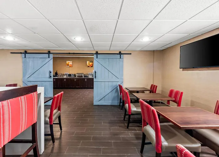 Comfort Inn & Suites Fairborn Near Wright Patterson Afb