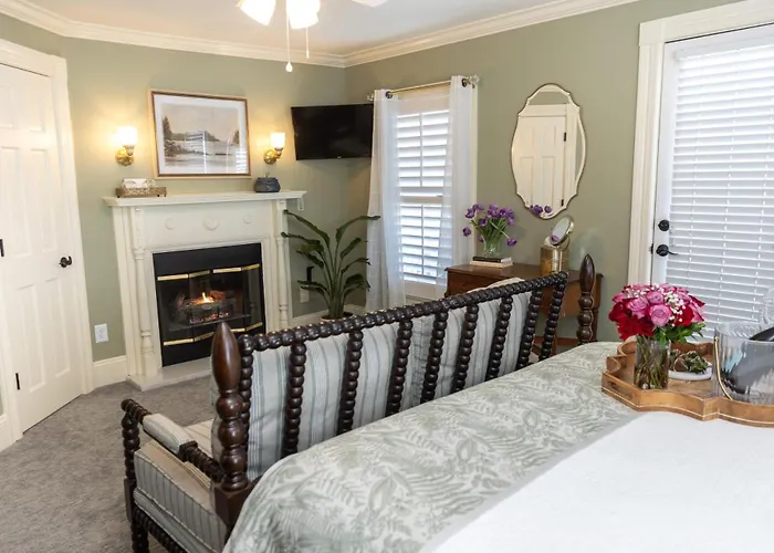 White Doe Inn Bed & Breakfast