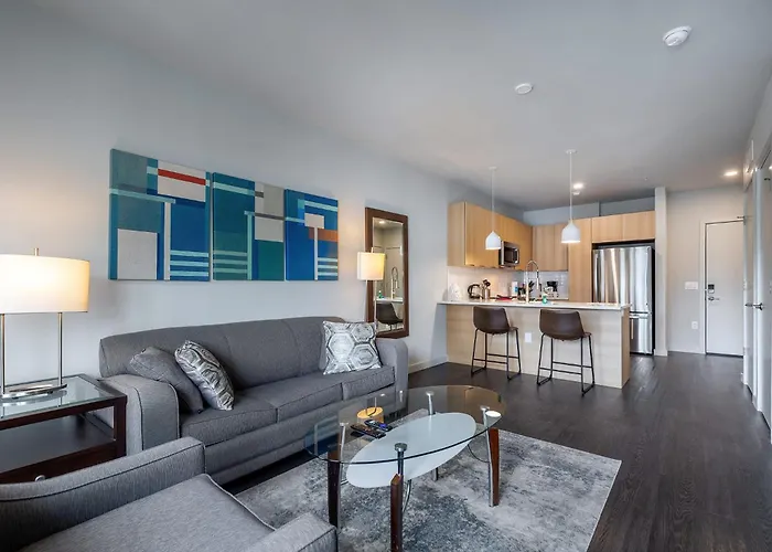 Luxury Apt Downtown