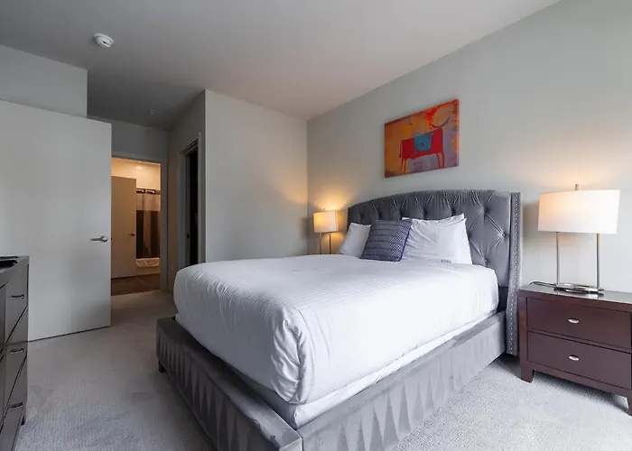 Luxury Apt Downtown