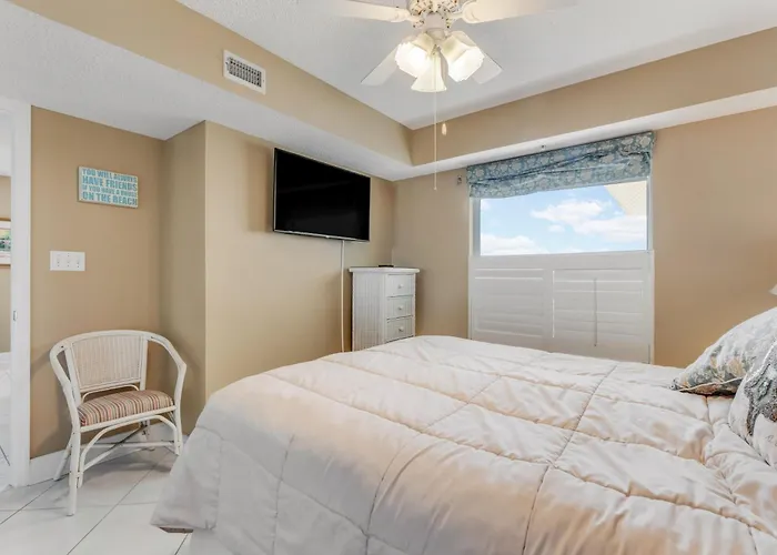 Direct Oceanfront Corner Condo With Spacious Balcony And Heated Beachfront Pool