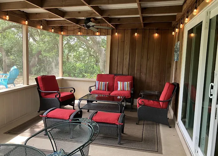Zin Live Oak Living