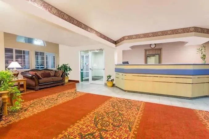 Brush Inn And Suites