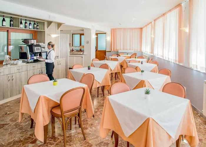 Hotel Tritone
