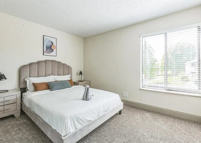 Rosehill Pointe 122 I Comfy 2 Bed 1 Bath