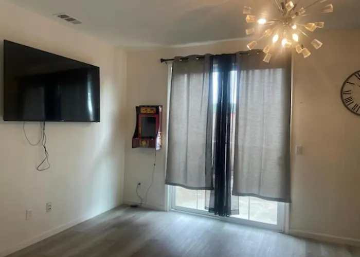 Spacious 4 Bedroom House!