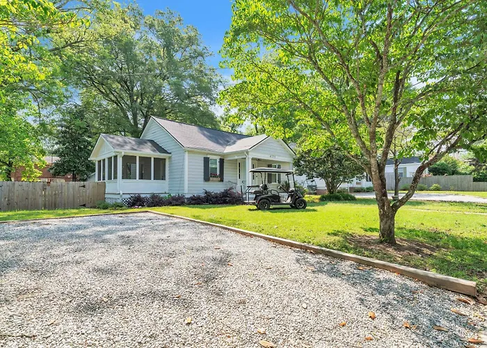 Bungalow Off Floyd St In The Heart Of Covington Bungalow