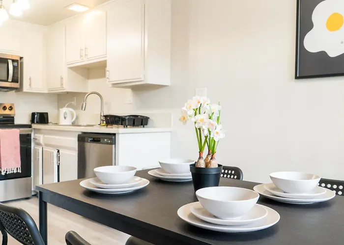 Redondo Huge 1Bedroom,3 Queens, Close To Beach Sleeps 7