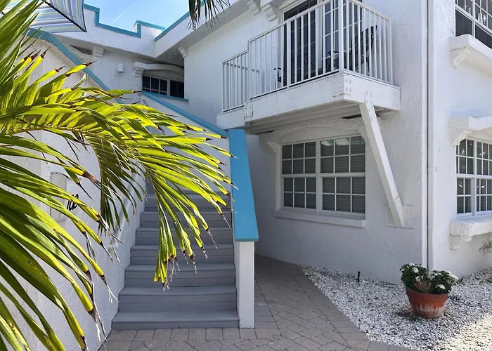 Alamanda Villas On Holmes Beach