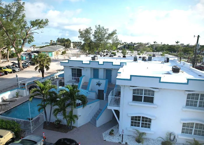 Alamanda Villas On Holmes Beach