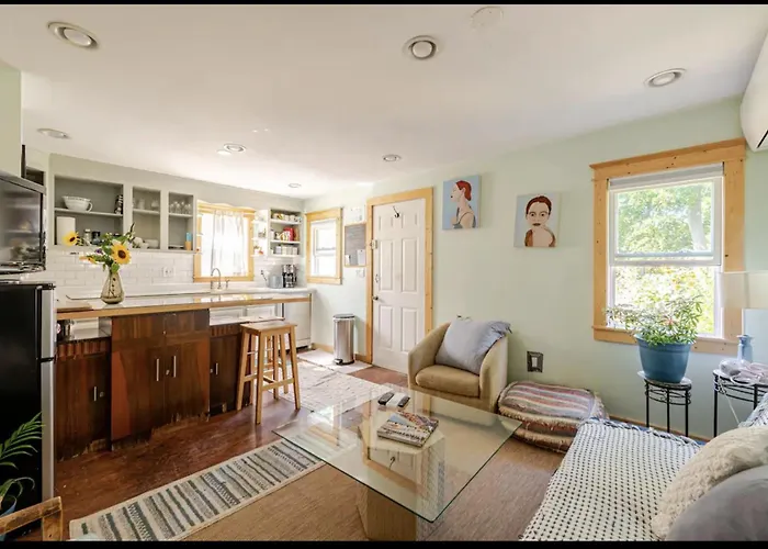 2 Bedroom Garden Apt Pets Welcome