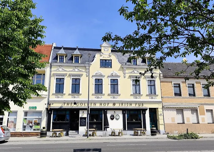 Golden Hop Apartments