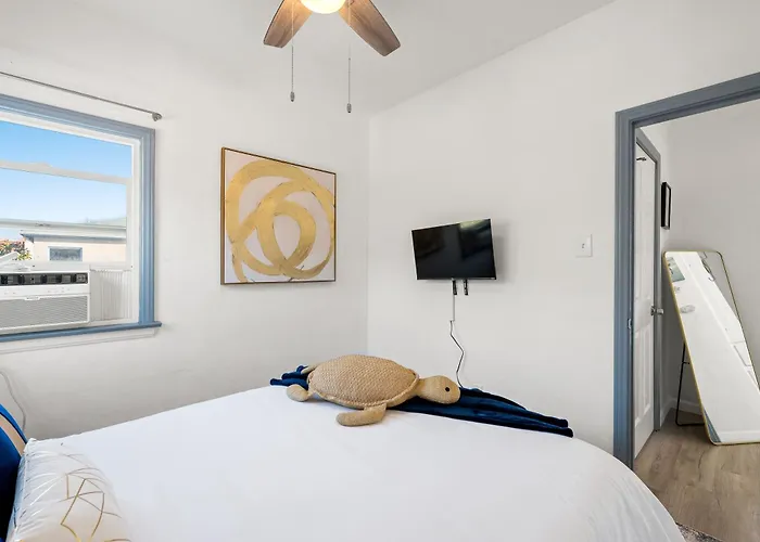 Luxury Beachside Gem Walk To Beach Ocean Views