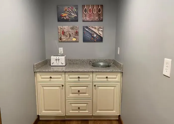 Stunning Renovated 4Br House