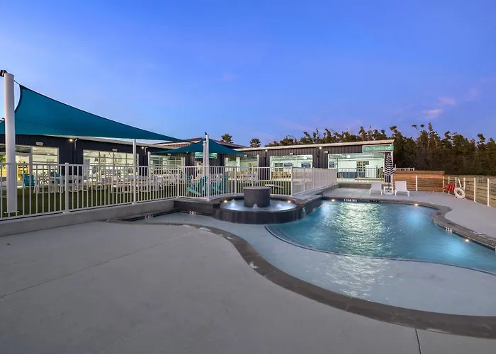 Bluff's Landing Lodge