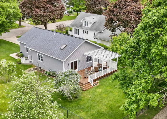 Play, Shop, Explore: Hidden Gem Near Lake Michigan