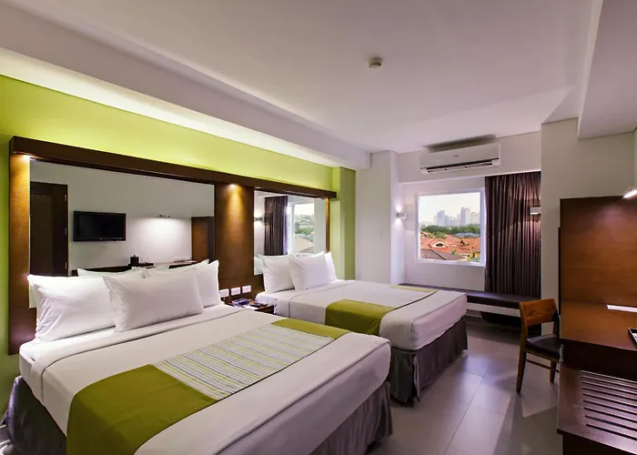 Microtel By Wyndham Acropolis