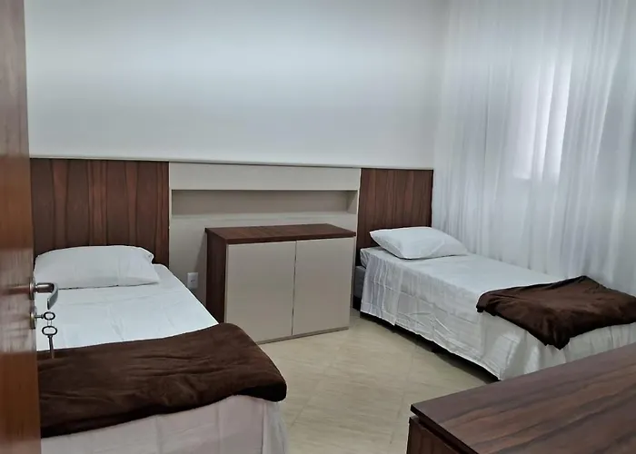 Lindo apto de 2 quartos e 1 banheiro c/ garagem