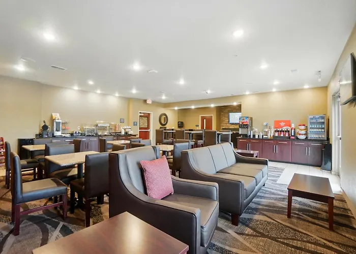 Cobblestone Hotel & Suites - Russells Point At Indian Lake