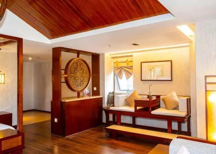 Ramada Encore By Wyndham Qionghai Downtown