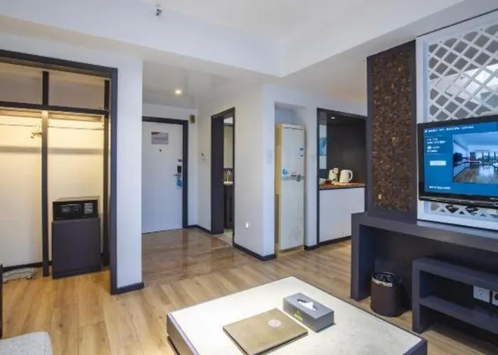 Ramada Encore By Wyndham Qionghai Downtown