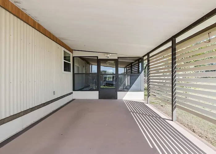 3 Bedroom, Comfy Home Dade City, Gated Community