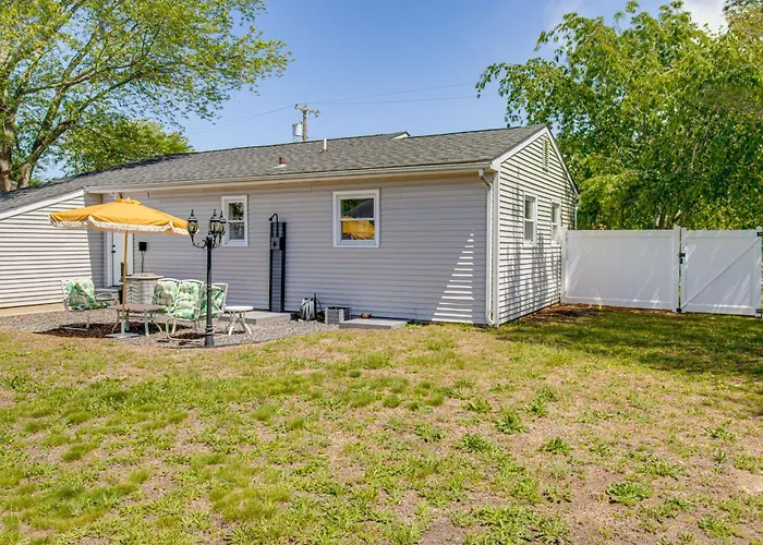 Near Dog Beach: Somers Point Escape W/ Large Yard!