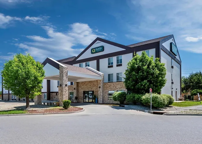 Quality Inn & Suites Manhattan