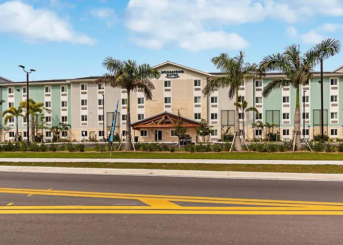 Woodspring Suites Naples East