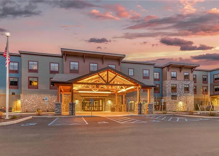 Cambria Hotel Lake Placid - Lakeside Resort