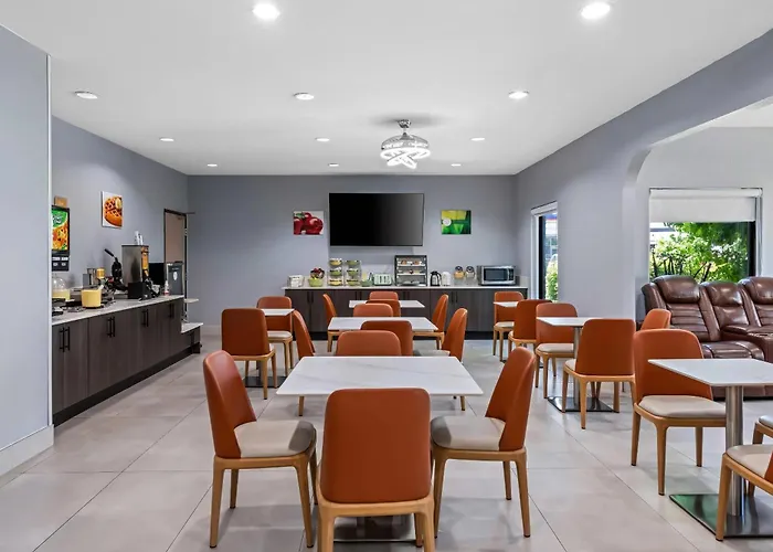 Quality Inn & Suites Manhattan