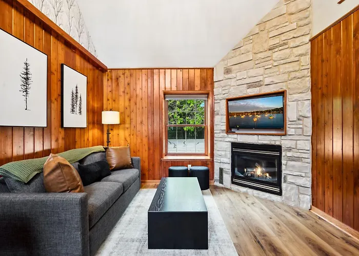Spruce & Shore Motel