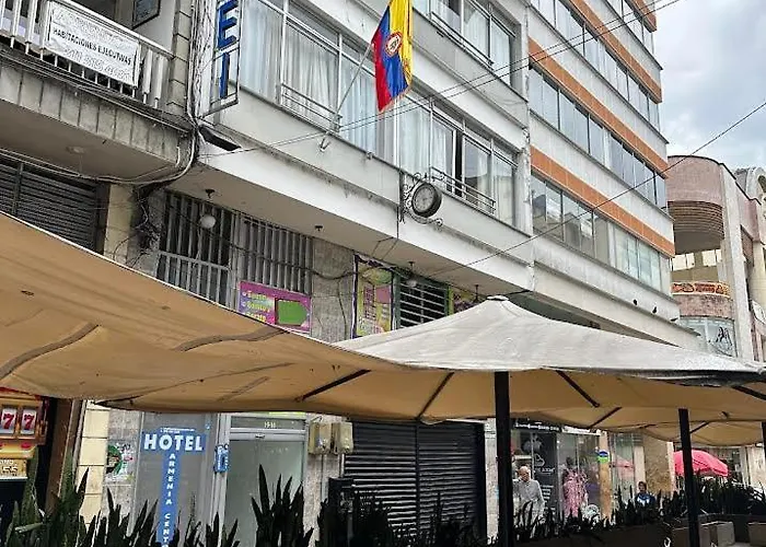 HOTEL ARMENIA CENTRO , TENEMOS AGUA CALIENTE y FACTURACION ELECTRONICA, Gracias