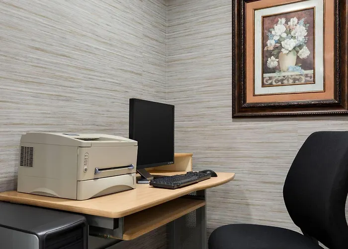 Days Inn & Suites By Wyndham Prattville-Montgomery