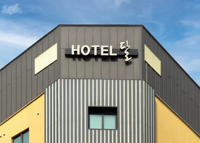 Hotel Moon Cheonan Shinbuldang