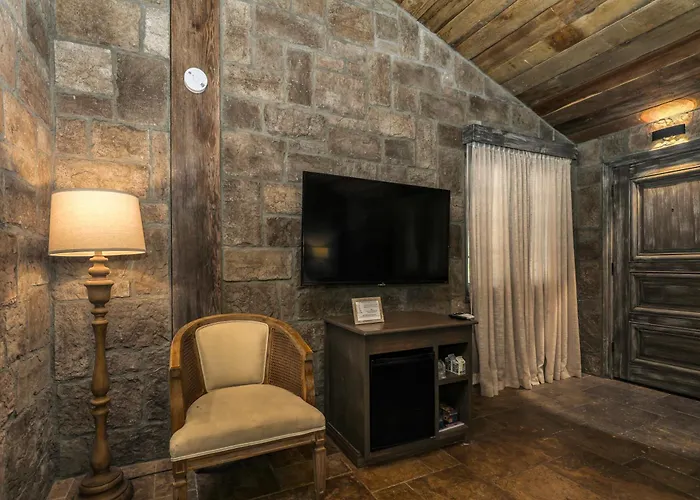The Inn At Zaca Creek