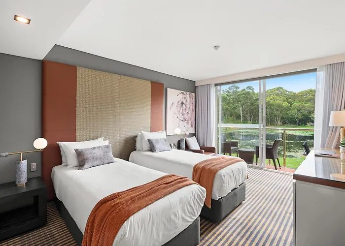 Lakeside Hotel And Conference Centre