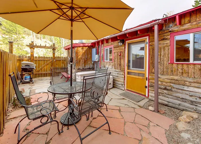 1 Mi To Grand Lake: Pet-Friendly Cabin W/ Grill!