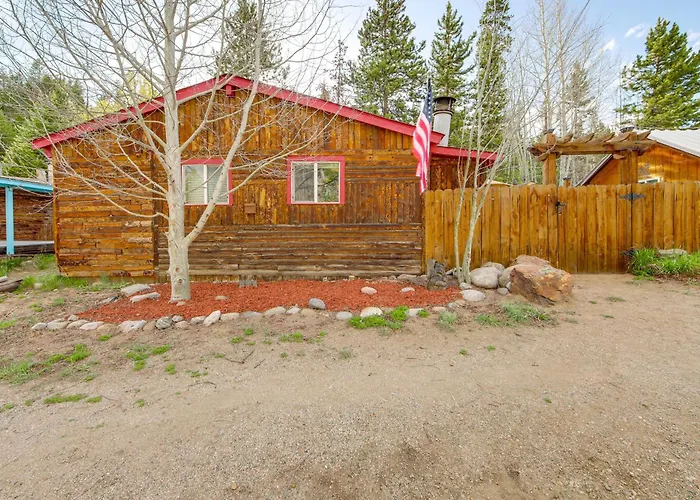 1 Mi To Grand Lake: Pet-Friendly Cabin W/ Grill!