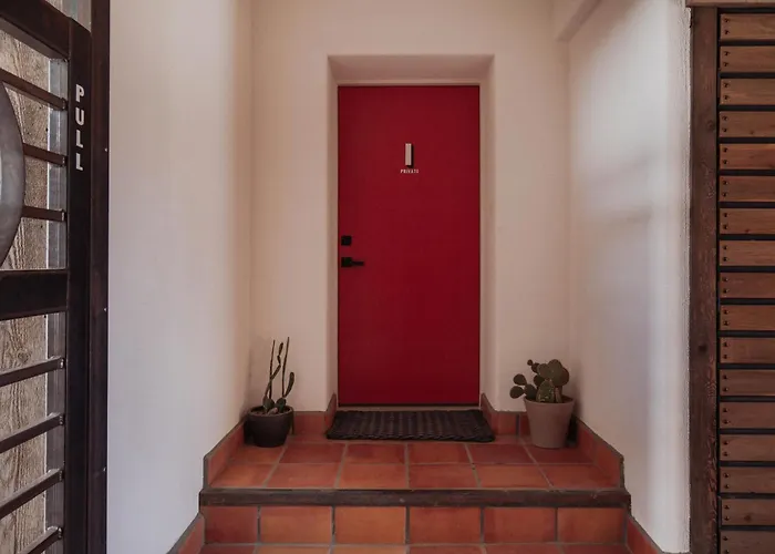 Large West Texas Suite At Iconic Property