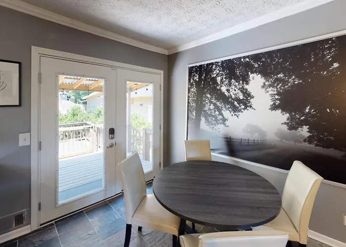 Pet-Friendly 3Br Private Unit In Woodstock
