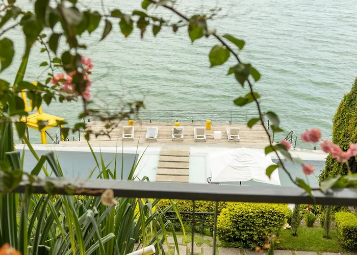 Cardedeu Coatepeque Residence