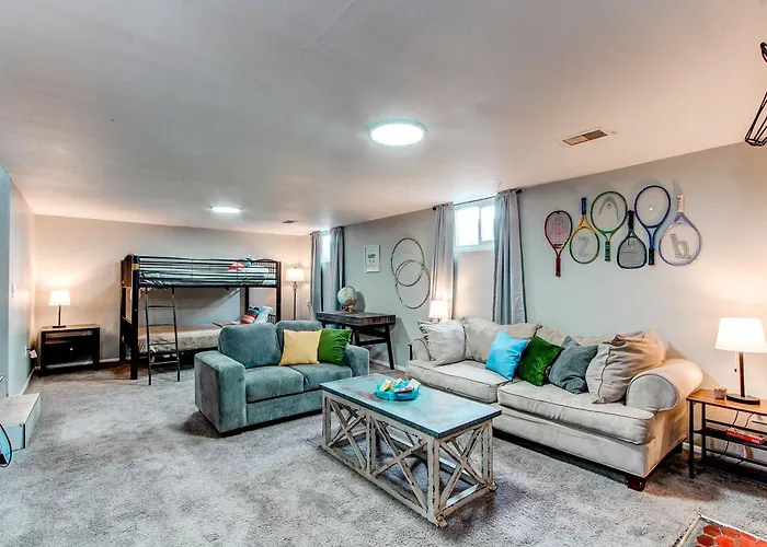 Spacious Family Home In Littleton With Fenced Yard