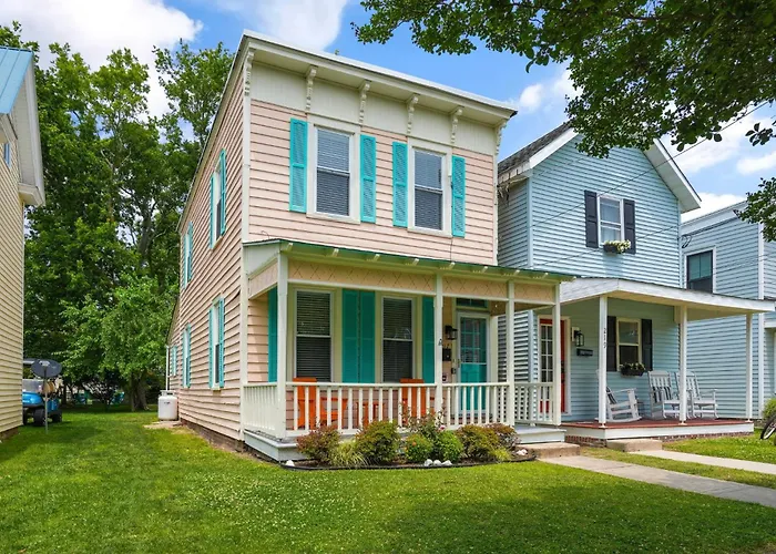 The Beach Peach - Downtown Location With New Charm!