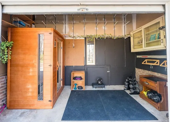 Arcade Private Sauna Large Yard