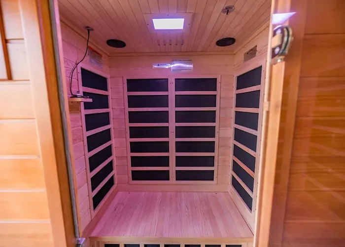 Arcade Private Sauna Large Yard