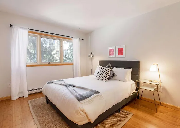 Charming 2 Bedroom 2 Bath On-Mountain In 10 Min