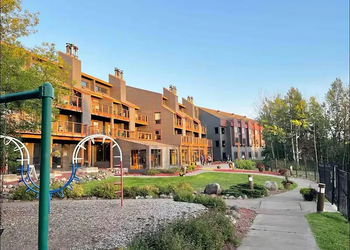 Charming Lutsen Mountain Townhome With Pool Access